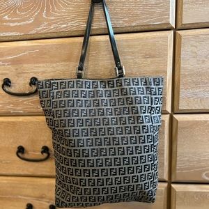 Feni Tote amazing condition ❤️❤️